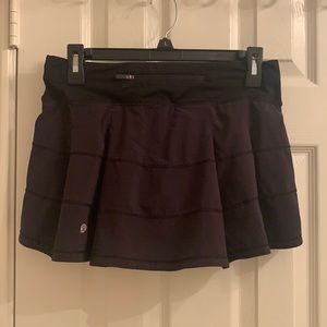 Black lulu skirt